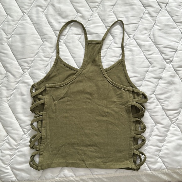 Green crop top - Picture 2 of 3